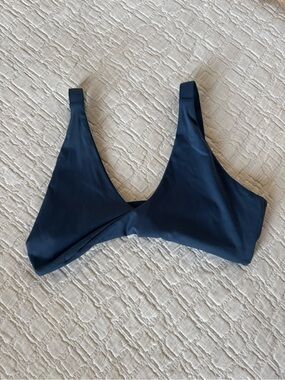 Liaison the Label Cross Sports Bra Navy